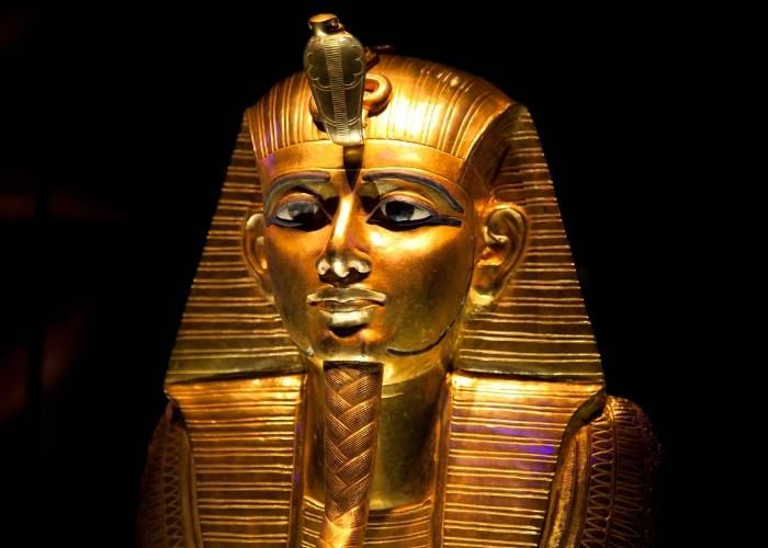  Masca faraonului Psousennes   